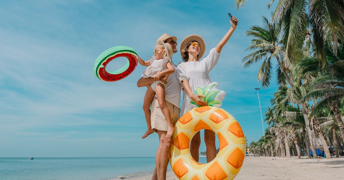 Only 5% of tourists manage to recognize AI-generated vacation photos. What we can check before booking