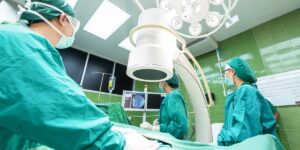 Petic analysis of a bankrupt system: why unlocking 7,600 positions in hospitals will not stop the health crisis