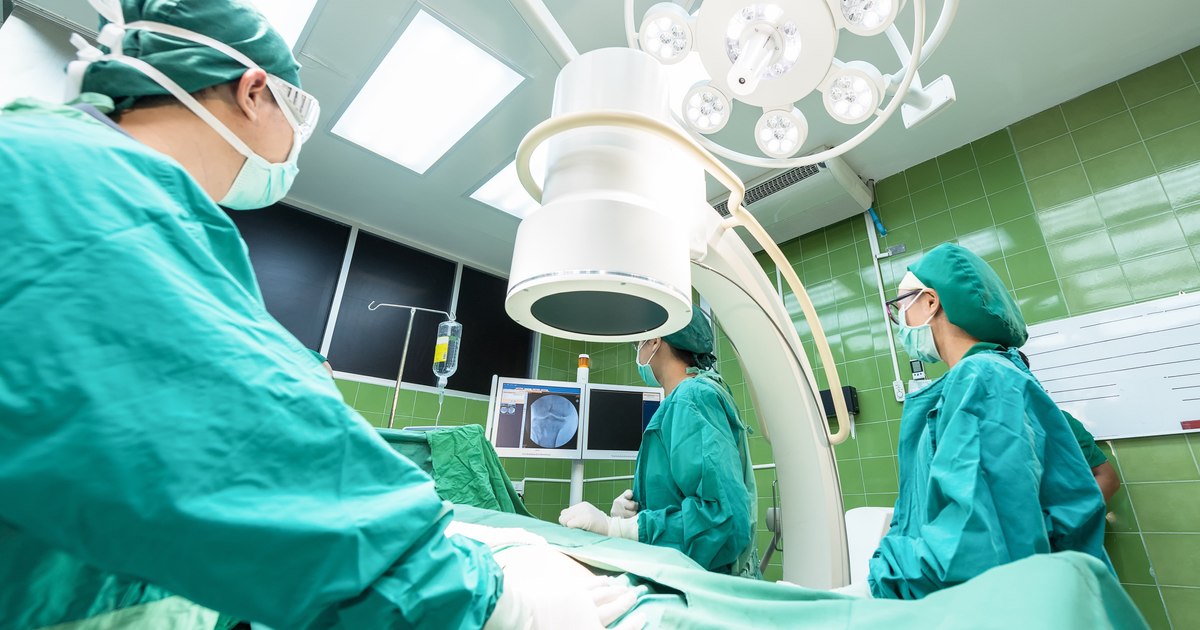 Petic analysis of a bankrupt system: why unlocking 7,600 positions in hospitals will not stop the health crisis