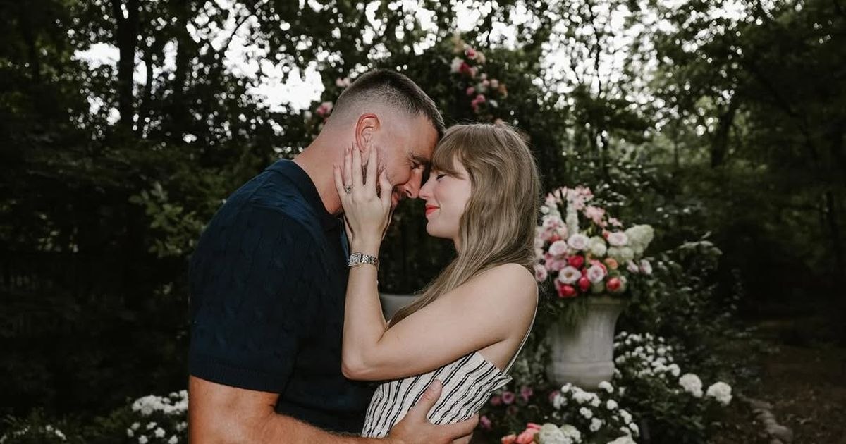 Photo Bizarre business after Taylor Swift's wedding: Pieces of trash collected from the streets, including kibbles and ovulation tests, sold on the Internet