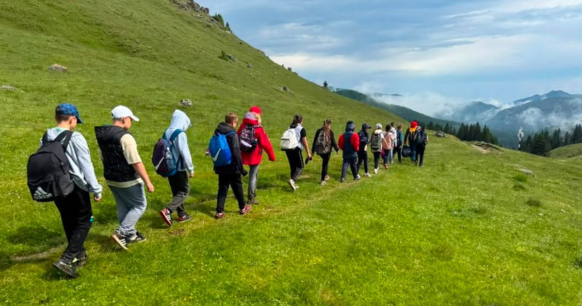 Teacher struck by lightning during a trip with 14 students in the Bucegi Mountains. The children asked the help of a shepherd from a stable