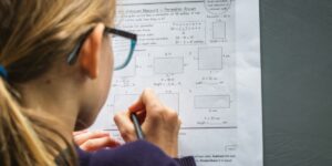 The Ministry of Education is preparing rewards for students who obtained an average of 10 in the National Assessment and the Baccalaureate