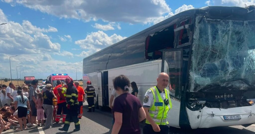 The Red Intervention Plan, activated in Calarasi after an accident between a coach with 60 passengers and a truck. A SMURD helicopter was requested