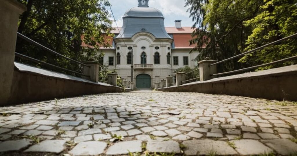 The castle with 365 windows in Transylvania reopens to the public: what it looks like after 3 years of restoration