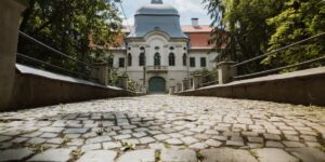 The castle with 365 windows in Transylvania reopens to the public: what it looks like after 3 years of restoration
