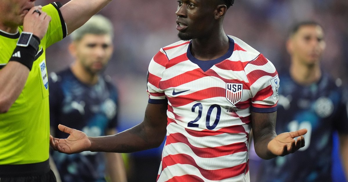 UEFA criticizes FIFA's decision to cancel the sanction in the case of the American Folarin Balogun
