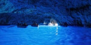 Video A couple’s terrifying experience on their dream holiday on the Isle of Capri. “We thought we were going to get stuck, the boat was sinking”