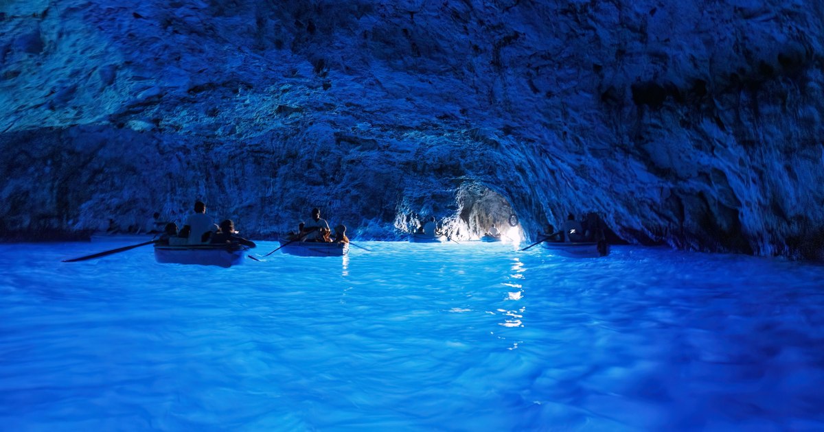 Video A couple's terrifying experience on their dream holiday on the Isle of Capri. "We thought we were going to get stuck, the boat was sinking"