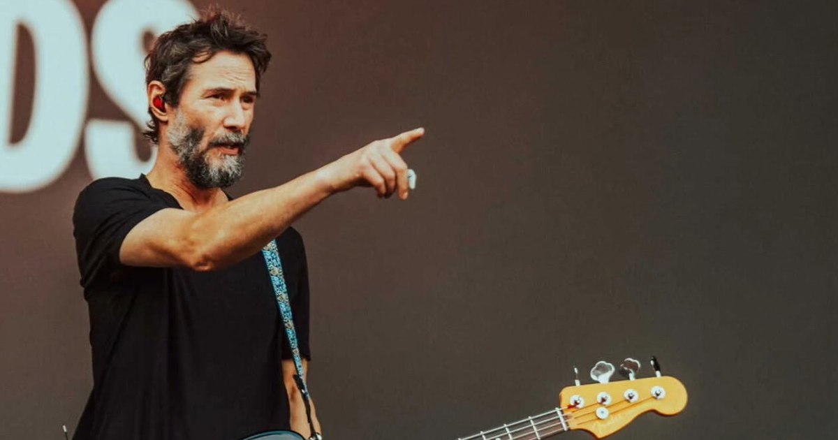 Video Keanu Reeves performed on the last day at Electric Castle. How the public greeted him