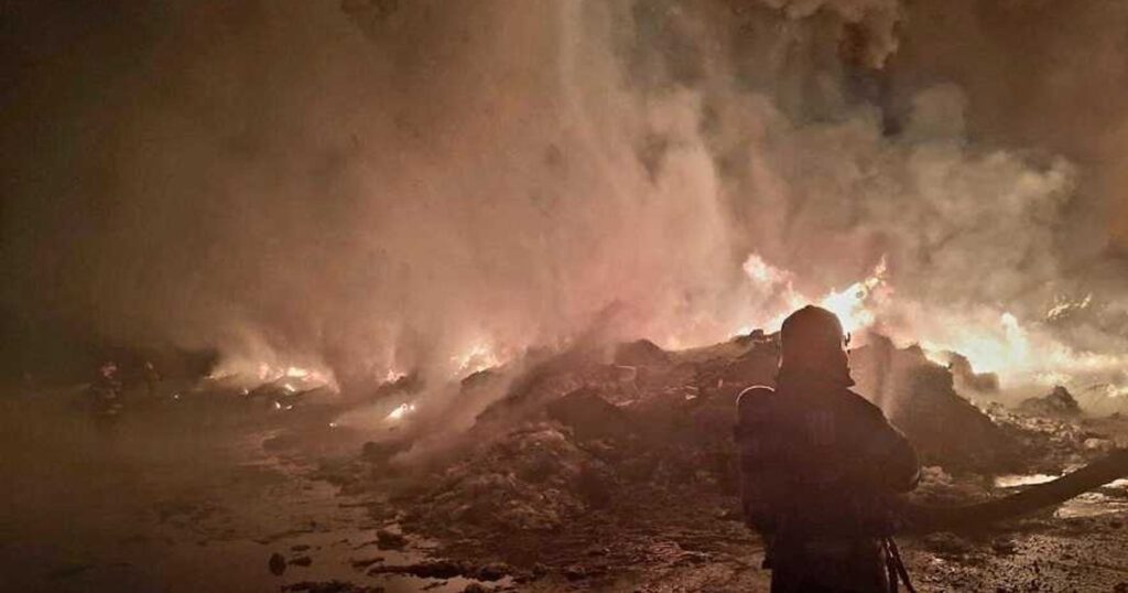 Violent fire at a recycling warehouse in Giurgiu. RO-ALERT message due to smoke