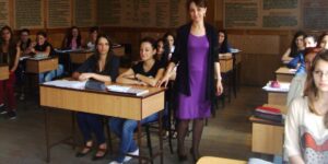 100 high school teachers will be trained to use artificial intelligence in the classroom. Among the trainers, an expert from Harvard