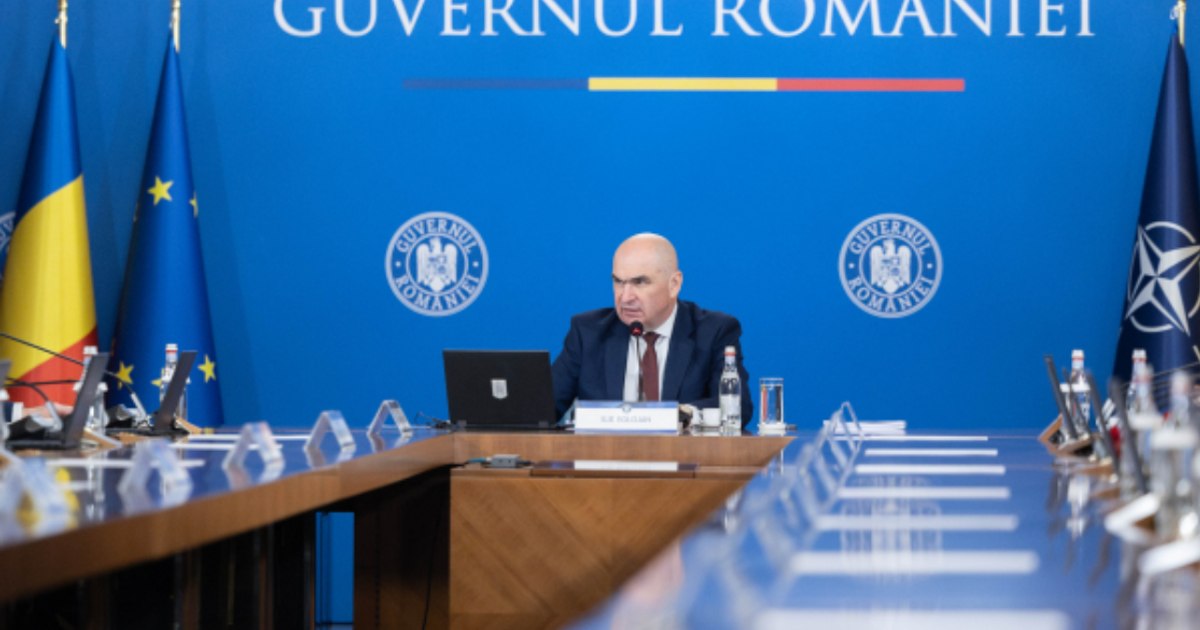 The government meets in an extraordinary session. The rules for reducing energy consumption are established