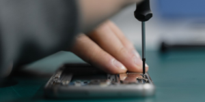 What are the most difficult phones to repair? What criteria are taken into account
